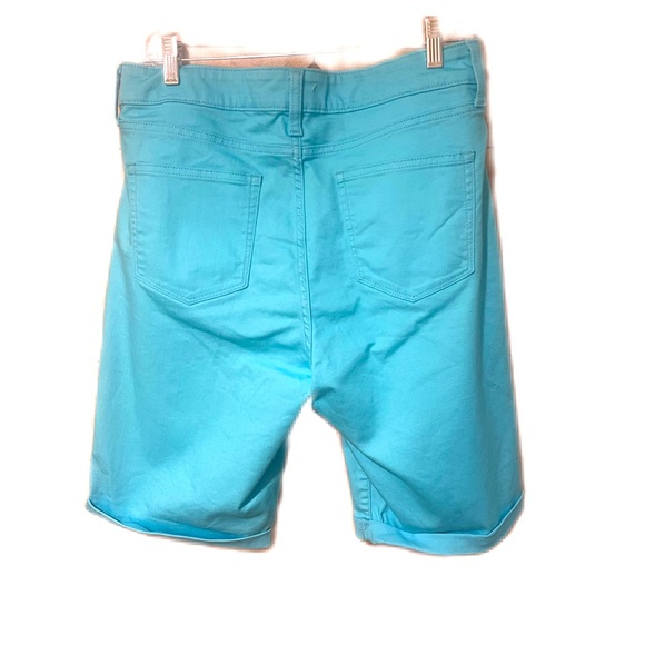 Bermuda shorts - Picture 2 of 2